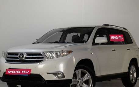 Toyota Highlander III, 2011 год, 1 999 000 рублей, 4 фотография