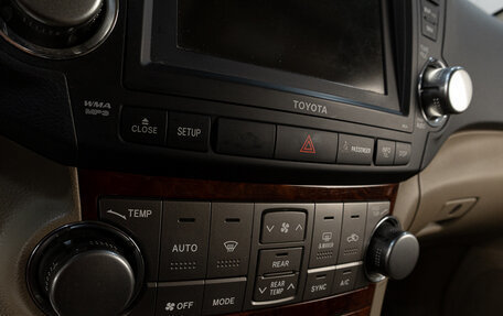 Toyota Highlander III, 2011 год, 1 999 000 рублей, 16 фотография