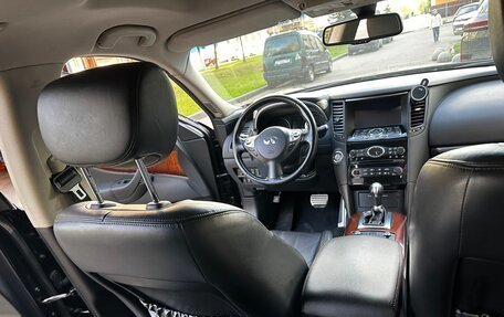 Infiniti QX70, 2013 год, 1 960 000 рублей, 8 фотография