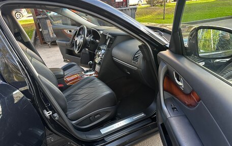 Infiniti QX70, 2013 год, 1 960 000 рублей, 10 фотография