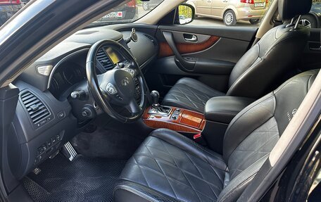 Infiniti QX70, 2013 год, 1 960 000 рублей, 11 фотография