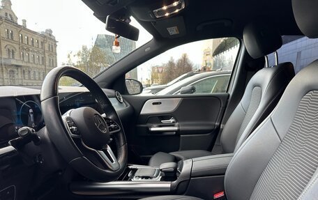 Mercedes-Benz B-Класс, 2019 год, 2 350 000 рублей, 12 фотография
