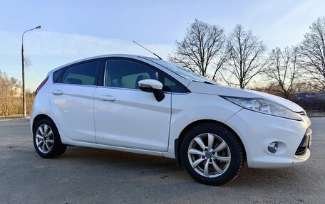 Ford Fiesta, 2011 год, 800 000 рублей, 3 фотография