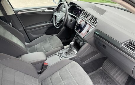 Volkswagen Tiguan II, 2017 год, 2 800 000 рублей, 19 фотография
