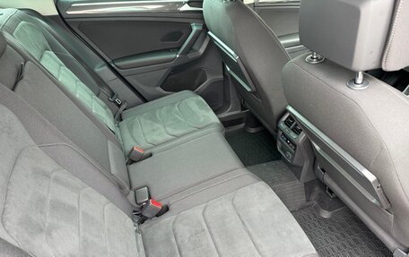 Volkswagen Tiguan II, 2017 год, 2 800 000 рублей, 22 фотография