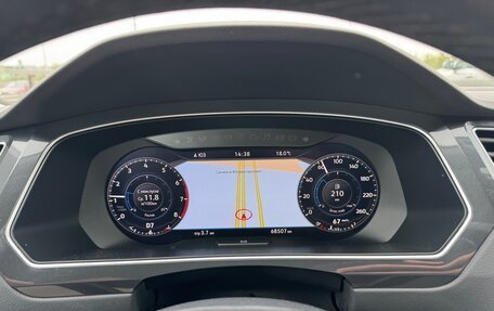 Volkswagen Tiguan II, 2017 год, 2 800 000 рублей, 25 фотография