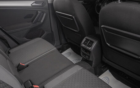 Volkswagen Tiguan II, 2018 год, 2 399 000 рублей, 20 фотография