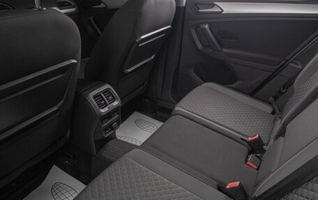 Volkswagen Tiguan II, 2018 год, 2 399 000 рублей, 21 фотография