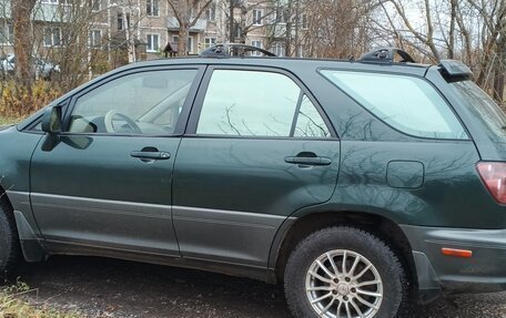 Lexus RX IV рестайлинг, 1999 год, 800 000 рублей, 1 фотография