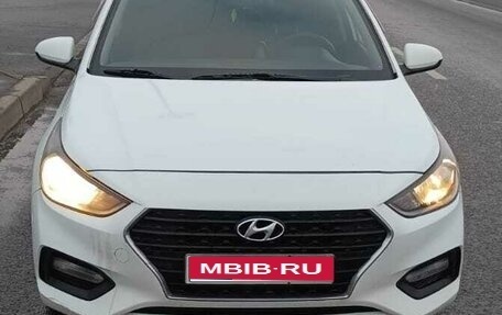 Hyundai Solaris II рестайлинг, 2017 год, 530 000 рублей, 1 фотография