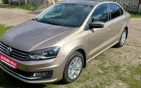 Volkswagen Polo VI (EU Market), 2015 год, 1 750 000 рублей, 2 фотография