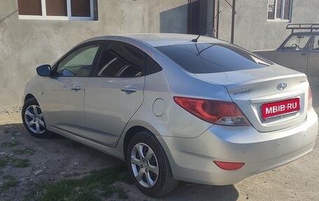 Hyundai Solaris II рестайлинг, 2013 год, 700 000 рублей, 1 фотография