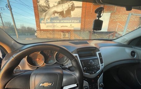 Chevrolet Cruze II, 2009 год, 615 000 рублей, 4 фотография