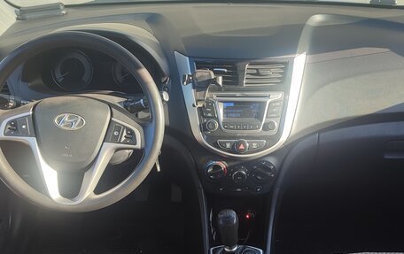 Hyundai Solaris II рестайлинг, 2013 год, 700 000 рублей, 7 фотография
