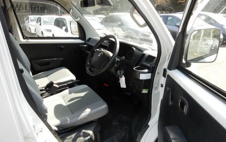 Toyota Town Ace IV, 2021 год, 2 400 000 рублей, 6 фотография