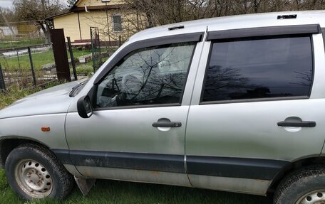 Chevrolet Niva I рестайлинг, 2003 год, 300 000 рублей, 2 фотография