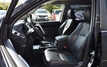 Toyota Land Cruiser Prado 150 рестайлинг 2, 2019 год, 5 670 000 рублей, 10 фотография