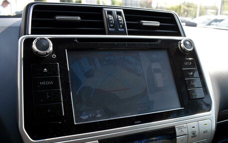 Toyota Land Cruiser Prado 150 рестайлинг 2, 2019 год, 5 670 000 рублей, 16 фотография