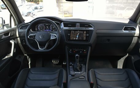 Volkswagen Tiguan II, 2022 год, 3 270 000 рублей, 6 фотография