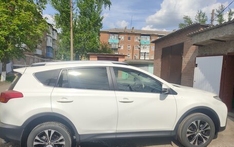 Toyota RAV4, 2015 год, 2 600 000 рублей, 3 фотография