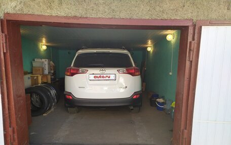 Toyota RAV4, 2015 год, 2 600 000 рублей, 15 фотография