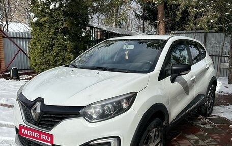 Renault Kaptur I рестайлинг, 2019 год, 1 600 000 рублей, 2 фотография