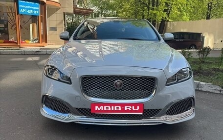 Jaguar XJ IV (X351), 2016 год, 3 500 000 рублей, 6 фотография