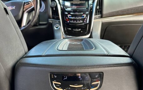 Cadillac Escalade IV, 2019 год, 4 250 000 рублей, 27 фотография