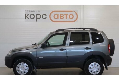 Chevrolet Niva I рестайлинг, 2018 год, 695 000 рублей, 2 фотография