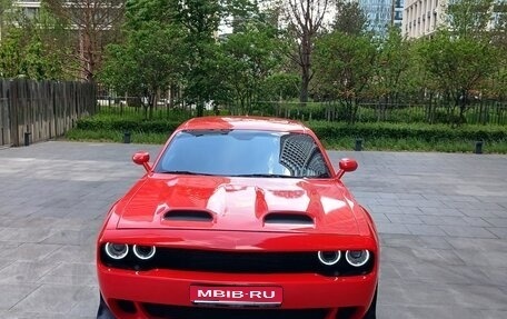 Dodge Challenger III рестайлинг 2, 2021 год, 3 800 000 рублей, 1 фотография
