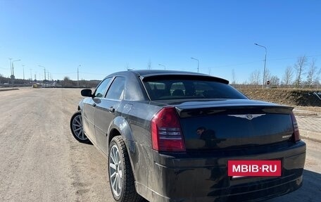 Chrysler 300C II, 2005 год, 1 590 000 рублей, 8 фотография