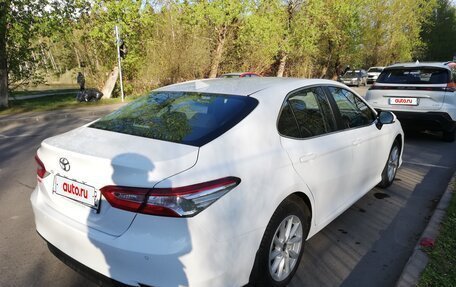 Toyota Camry, 2021 год, 2 850 000 рублей, 10 фотография
