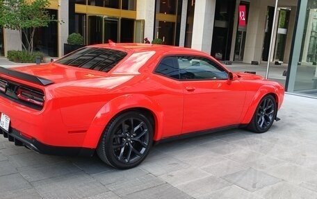 Dodge Challenger III рестайлинг 2, 2021 год, 3 800 000 рублей, 5 фотография