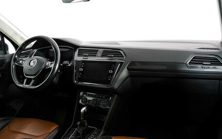 Volkswagen Tiguan II, 2018 год, 2 049 000 рублей, 9 фотография