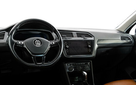 Volkswagen Tiguan II, 2018 год, 2 049 000 рублей, 11 фотография