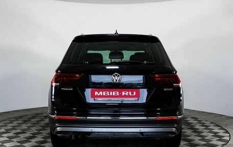 Volkswagen Tiguan II, 2018 год, 2 049 000 рублей, 6 фотография