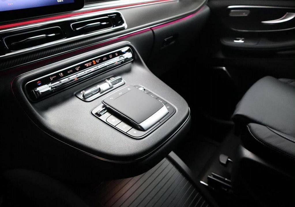 Mercedes-Benz V-Класс, 2024 год, 13 750 000 рублей, 19 фотография