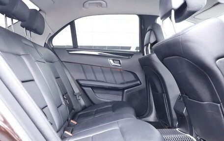 Mercedes-Benz E-Класс, 2011 год, 1 900 000 рублей, 10 фотография