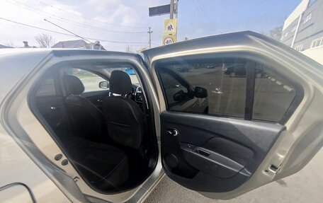 Renault Logan II, 2017 год, 960 000 рублей, 22 фотография