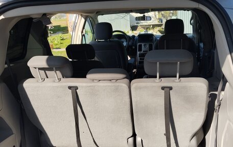 Chrysler Town & Country V рестайлинг, 2009 год, 1 050 000 рублей, 9 фотография