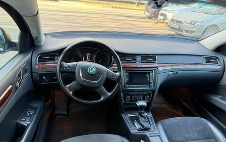 Skoda Superb III рестайлинг, 2012 год, 1 200 000 рублей, 13 фотография