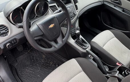 Chevrolet Cruze II, 2011 год, 830 000 рублей, 10 фотография