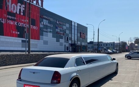 Chrysler 300C II, 2005 год, 330 000 рублей, 4 фотография
