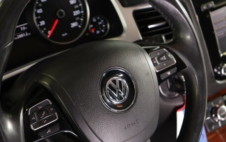 Volkswagen Touareg III, 2011 год, 2 000 000 рублей, 16 фотография
