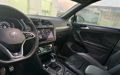 Volkswagen Tiguan II, 2021 год, 3 900 000 рублей, 4 фотография