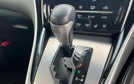 Toyota Harrier, 2020 год, 2 300 000 рублей, 15 фотография
