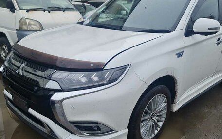 Mitsubishi Outlander III рестайлинг 3, 2018 год, 2 850 000 рублей, 1 фотография