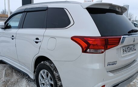 Mitsubishi Outlander III рестайлинг 3, 2018 год, 2 850 000 рублей, 14 фотография
