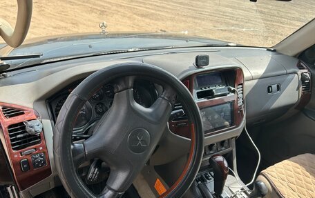 Mitsubishi Pajero III рестайлинг, 2003 год, 1 200 000 рублей, 22 фотография
