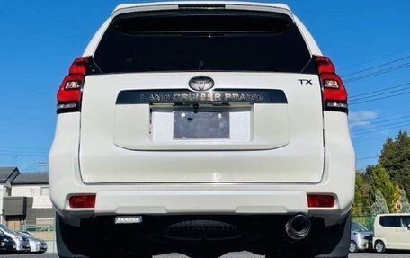 Toyota Land Cruiser Prado 150 рестайлинг 2, 2021 год, 3 730 000 рублей, 7 фотография